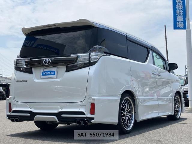 Toyota VELLFIRE 2017-08 8855702-2