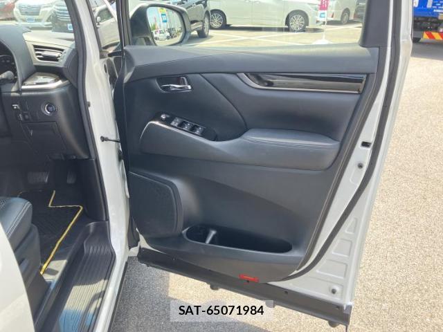 Toyota VELLFIRE 2017-08 8855702-3