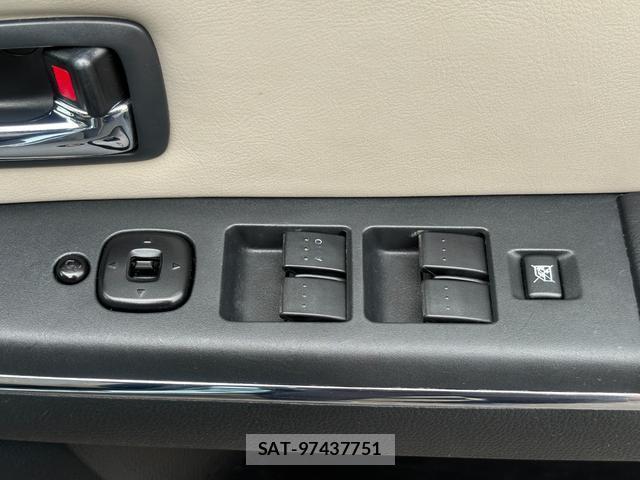 Mazda VERISA 2012-02 8854873-19