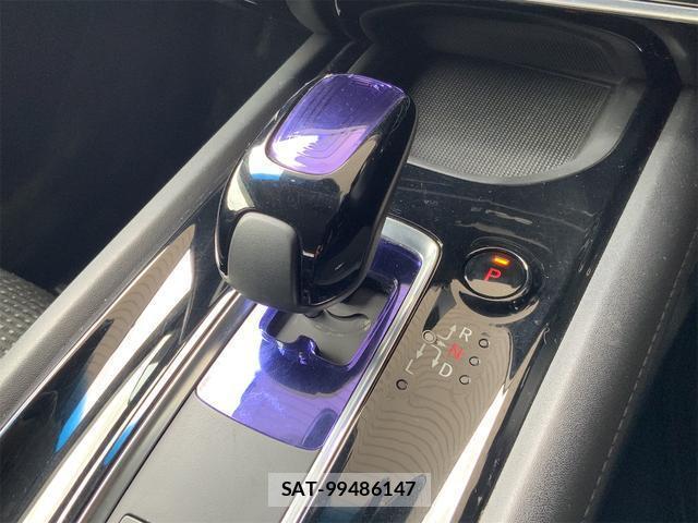 Honda VEZEL 2016-03 8854390-9