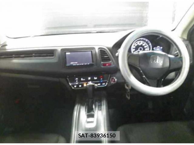 Honda VEZEL 2014-01 8856301-2
