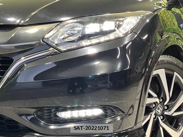Honda VEZEL 2017-06 8856597-11