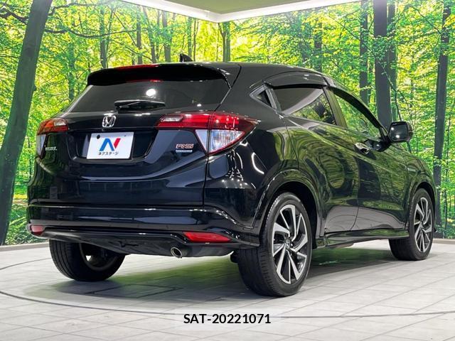 Honda VEZEL 2017-06 8856597-16