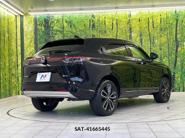 Honda VEZEL 2023-11 8856680-16