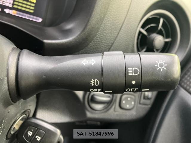 Toyota VITZ 2018-09 8853962-15