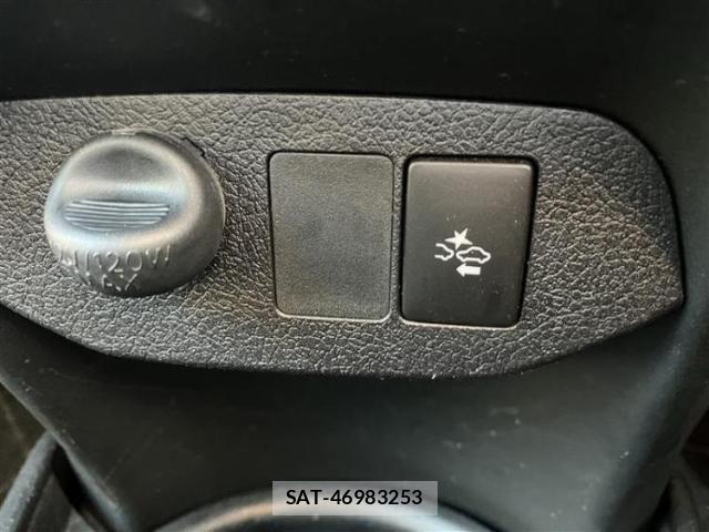 Toyota VITZ 2019-03 8854290-14