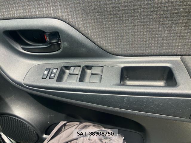 Toyota VITZ 2017-01 8854567-7
