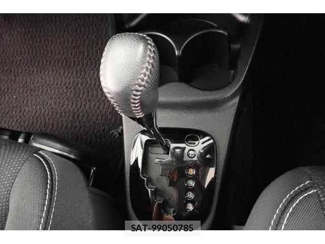 Toyota VITZ 2017-03 8855722-19