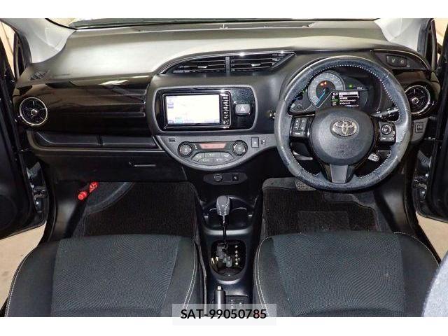 Toyota VITZ 2017-03 8855722-2
