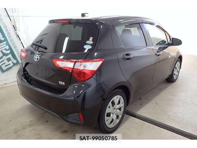Toyota VITZ 2017-03 8855722-4