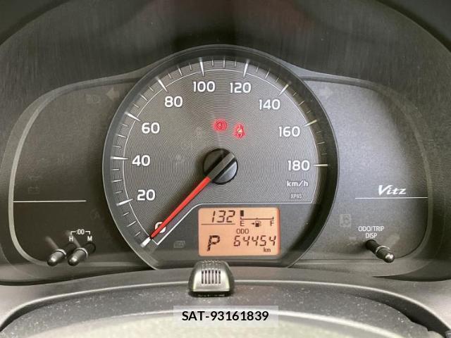 Toyota VITZ 2011-05 8856007-12