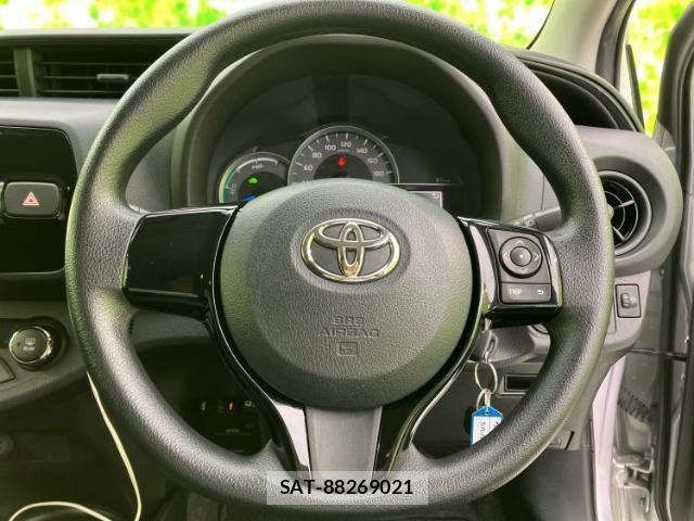 Toyota VITZ 2017-10 8856860-15