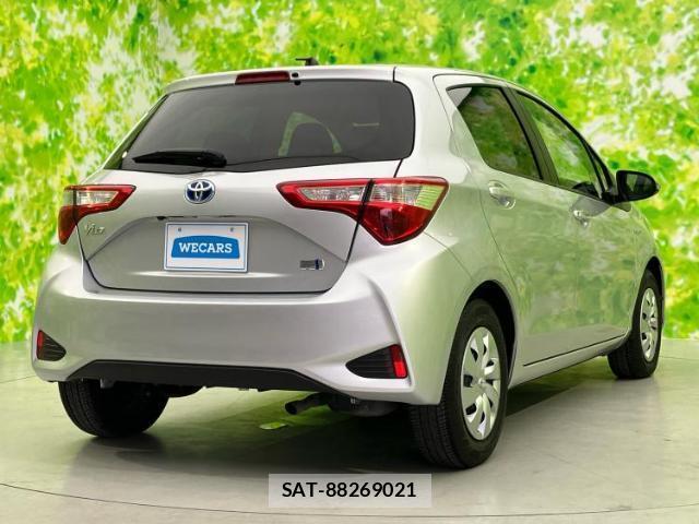 Toyota VITZ 2017-10 8856860-2