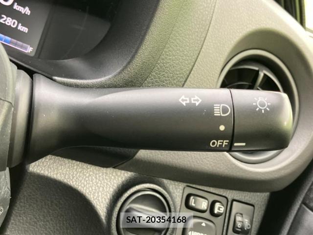 Toyota VITZ 2017-01 8857038-14
