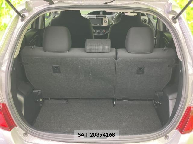 Toyota VITZ 2017-01 8857038-7