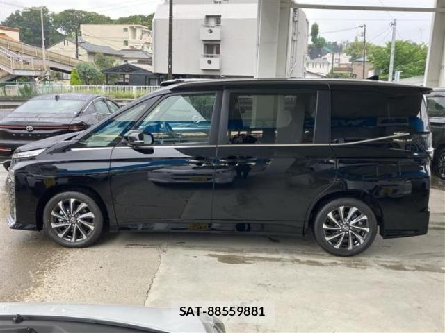 Toyota VOXY 2026-05 8853892-1