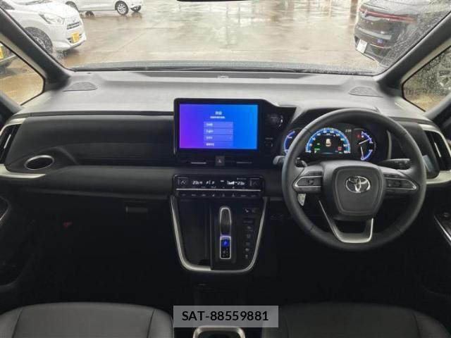 Toyota VOXY 2026-05 8853892-3