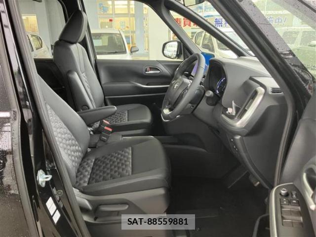 Toyota VOXY 2026-05 8853892-4