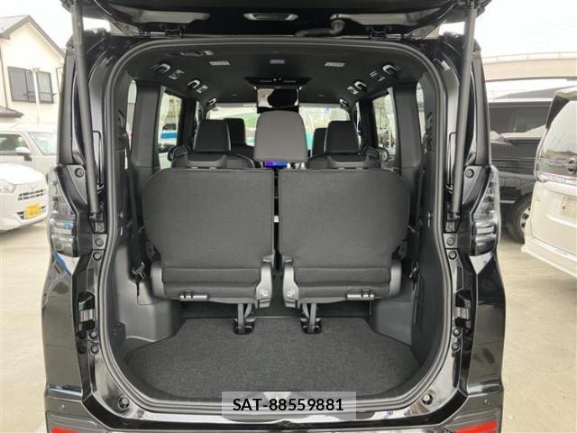 Toyota VOXY 2026-05 8853892-7