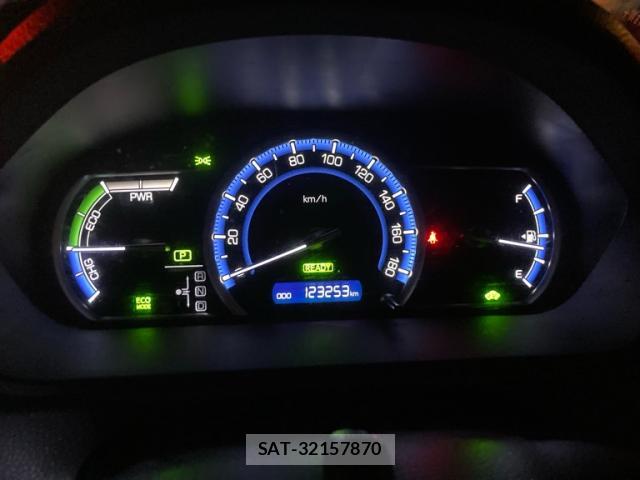 Toyota VOXY 2016-02 8853958-18
