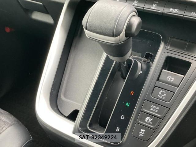 Toyota VOXY 2024-01 8853967-16