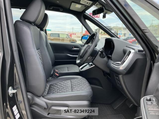 Toyota VOXY 2024-01 8853967-3