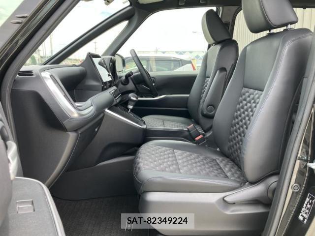 Toyota VOXY 2024-01 8853967-6