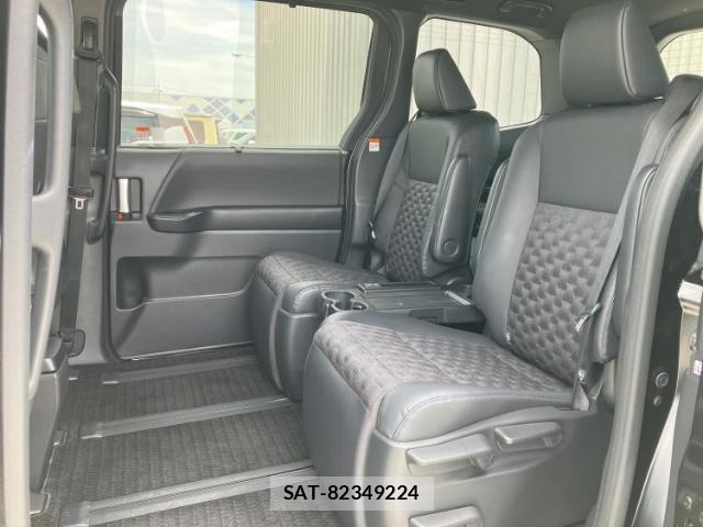 Toyota VOXY 2024-01 8853967-7