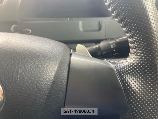 Toyota VOXY 2012-10 8854009-10