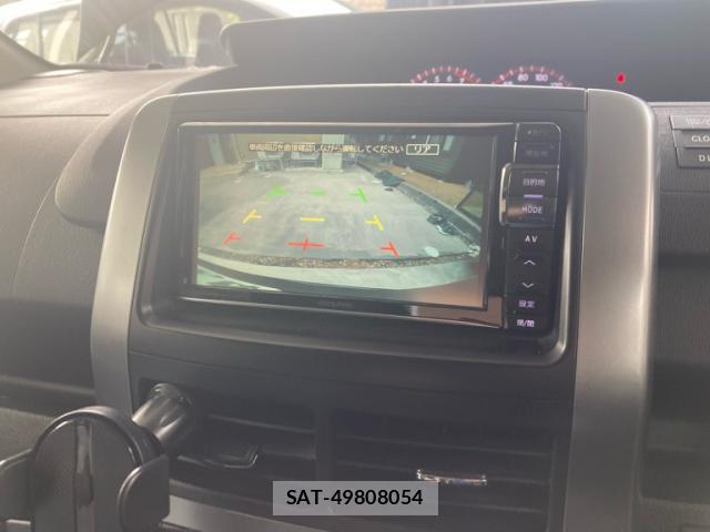 Toyota VOXY 2012-10 8854009-16