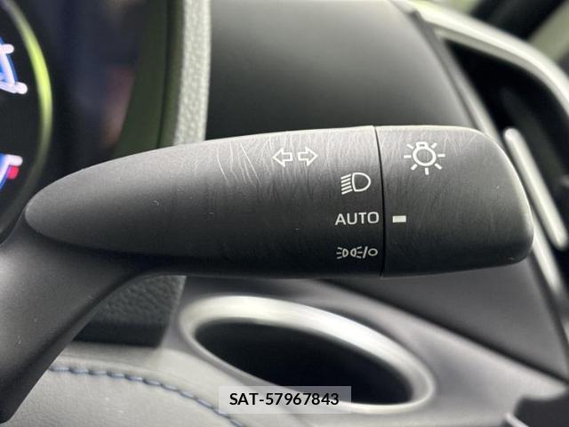 Toyota VOXY 2025-01 8854269-17
