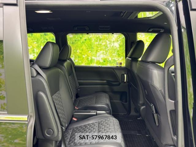 Toyota VOXY 2025-01 8854269-4