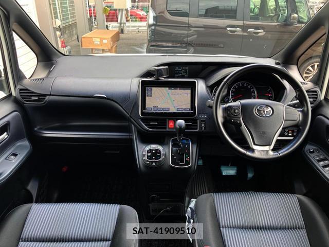 Toyota VOXY 2015-04 8854435-1