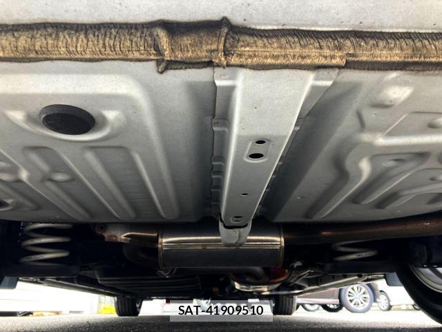 Toyota VOXY 2015-04 8854435-18