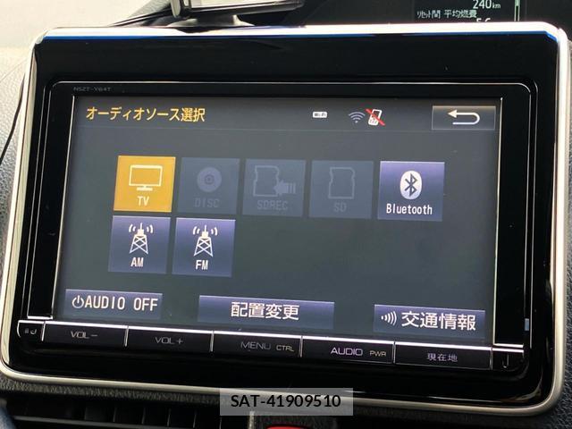 Toyota VOXY 2015-04 8854435-19