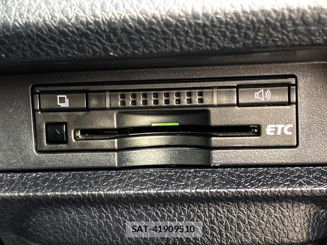 Toyota VOXY 2015-04 8854435-5
