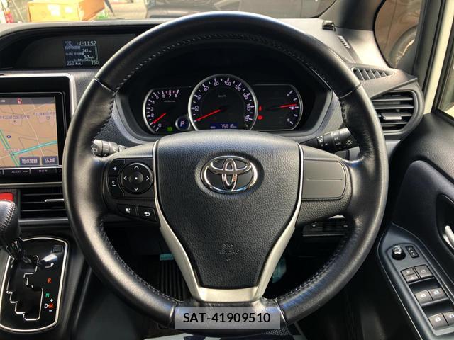 Toyota VOXY 2015-04 8854435-7