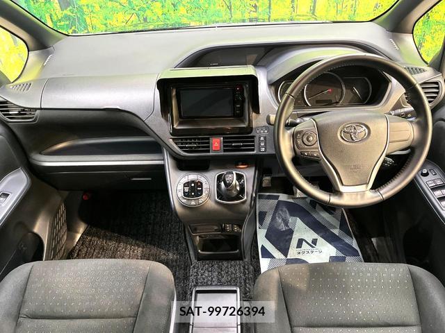 Toyota VOXY 2016-02 8854579-1