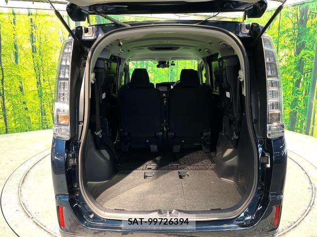 Toyota VOXY 2016-02 8854579-10