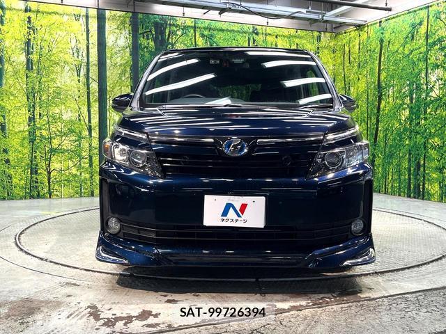 Toyota VOXY 2016-02 8854579-14