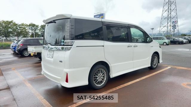 Toyota VOXY 2018-07 8854585-1