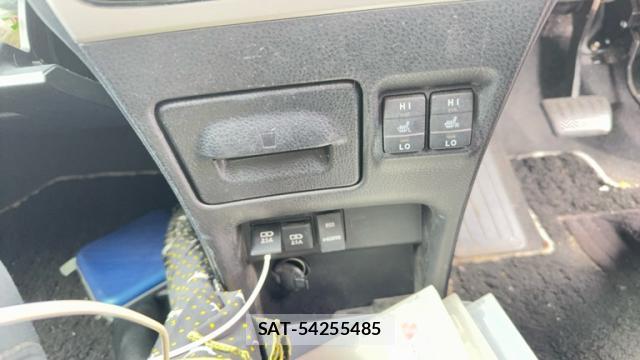 Toyota VOXY 2018-07 8854585-19