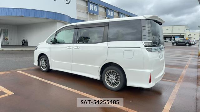 Toyota VOXY 2018-07 8854585-2