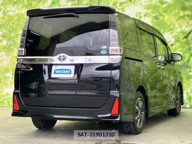 Toyota VOXY 2018-02 8854595-2