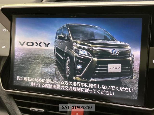 Toyota VOXY 2018-02 8854595-8
