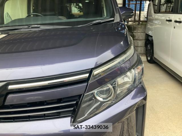 Toyota VOXY 2014-06 8854612-3