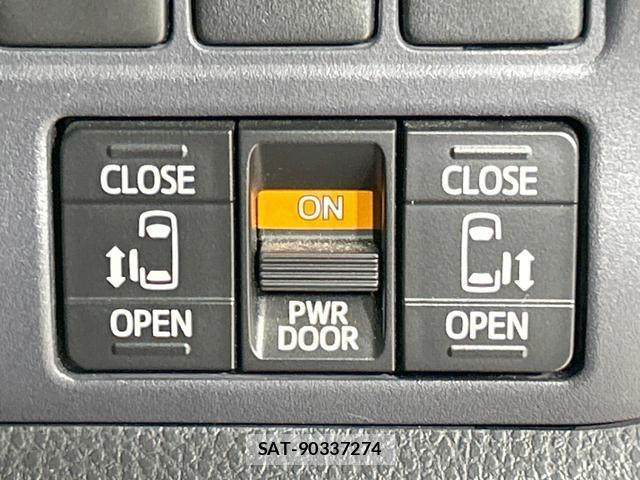 Toyota VOXY 2014-06 8854717-5