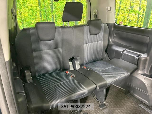 Toyota VOXY 2014-06 8854717-9