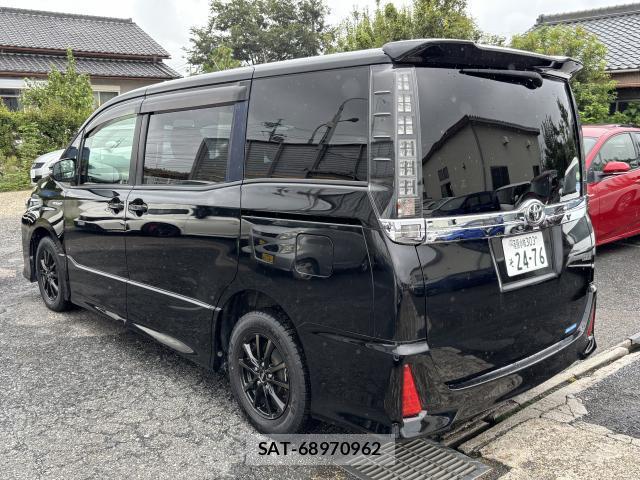 Toyota VOXY 2016-09 8854777-1