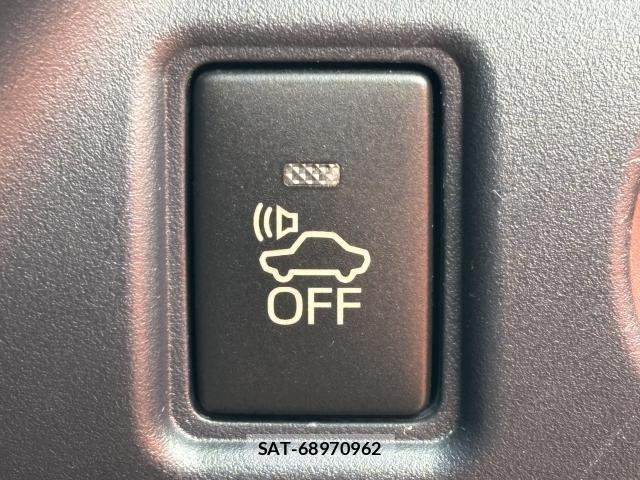 Toyota VOXY 2016-09 8854777-14